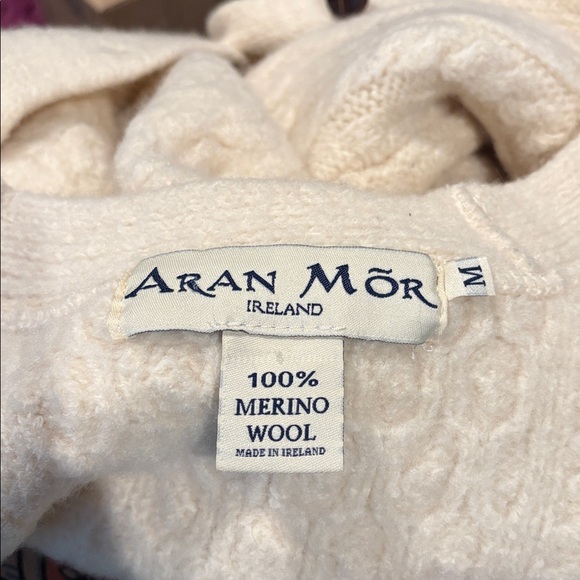 Aran Mor Ireland Cable Knit Cardigan 100% Merino Wool - Picture 8 of 8